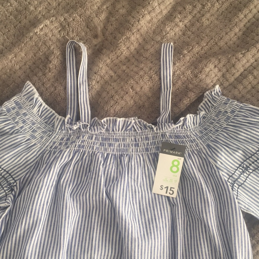Off the shoulder top. - Picture 2 of 8